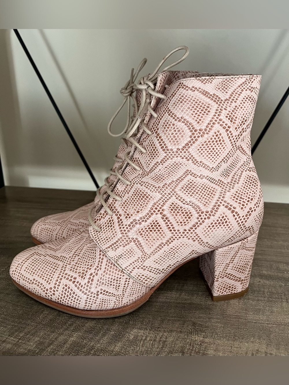 Poppy Barley Size 6.5 Boots